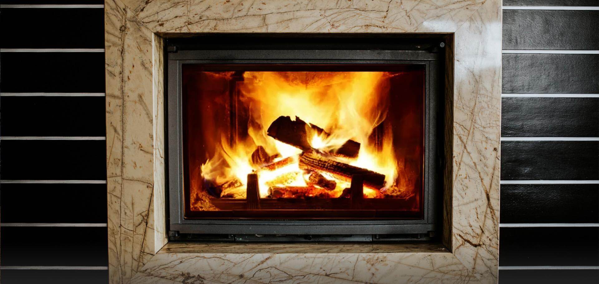 Slajd #2 Ogień płonący w kominku